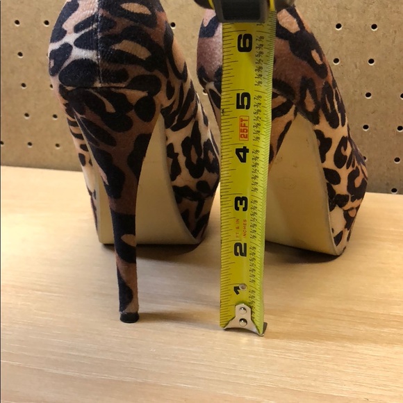 Charles Albert Leopard Print Platform Heels sz 6.5 - Picture 7 of 8